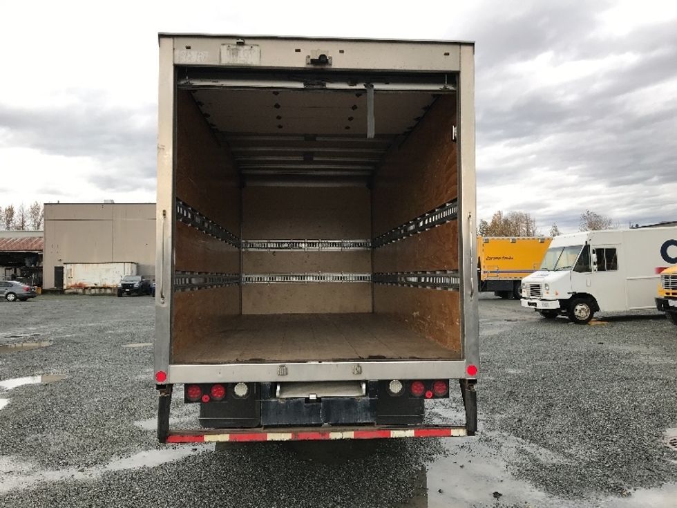 Medium Duty Box Truck-Light and Medium Duty Trucks-Hino-2018-195-Abbotsford-BC-124,798\n\t\tkm-$ 55,500 - Image 8