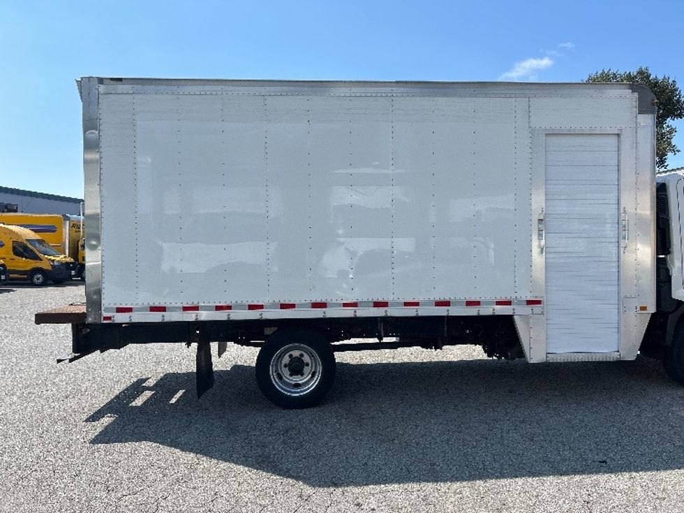 Medium Duty Box Truck-Light and Medium Duty Trucks-Hino-2018-195-Abbotsford-BC-151,497\n\t\tkm-$ 44,750 - Image 14