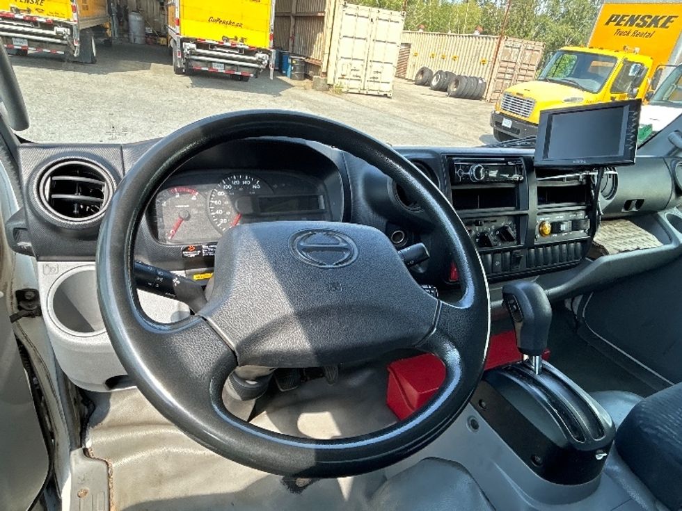 Medium Duty Box Truck-Light and Medium Duty Trucks-Hino-2018-195-Abbotsford-BC-151,497\n\t\tkm-$ 44,750 - Image 17
