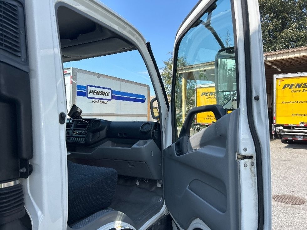 Medium Duty Box Truck-Light and Medium Duty Trucks-Hino-2018-195-Abbotsford-BC-151,497\n\t\tkm-$ 44,750 - Image 20
