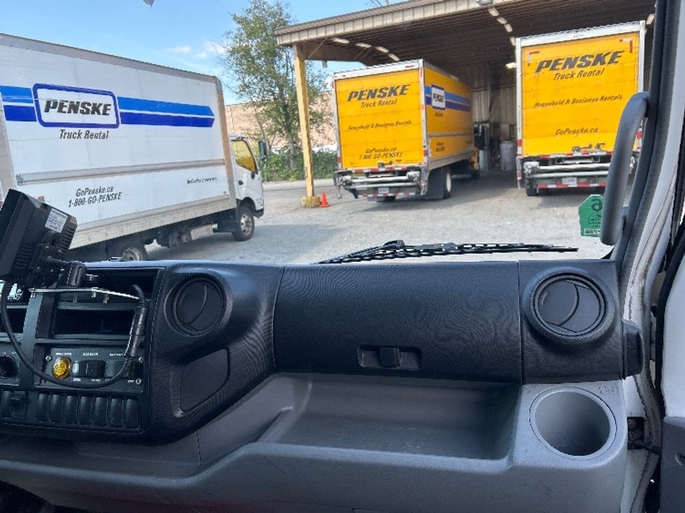 Medium Duty Box Truck-Light and Medium Duty Trucks-Hino-2018-195-Abbotsford-BC-151,497\n\t\tkm-$ 44,750 - Image 21