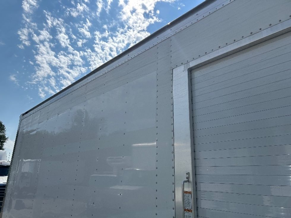 Medium Duty Box Truck-Light and Medium Duty Trucks-Hino-2018-195-Abbotsford-BC-151,497\n\t\tkm-$ 44,750 - Image 27