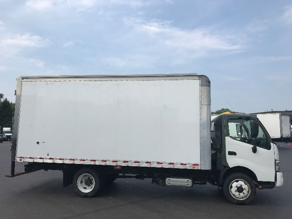 Medium Duty Box Truck-Light and Medium Duty Trucks-Hino-2018-195-Bensalem-PA-133,071\n\t\tmiles-$ 34,250 - Image 14