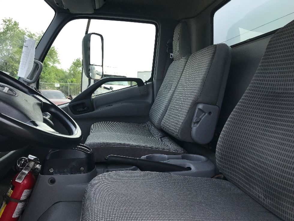 Medium Duty Box Truck-Light and Medium Duty Trucks-Hino-2018-195-Bensalem-PA-133,071\n\t\tmiles-$ 34,250 - Image 17