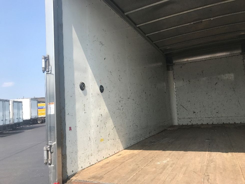 Medium Duty Box Truck-Light and Medium Duty Trucks-Hino-2018-195-Bensalem-PA-160,878\n\t\tmiles-$ 32,000 - Image 10