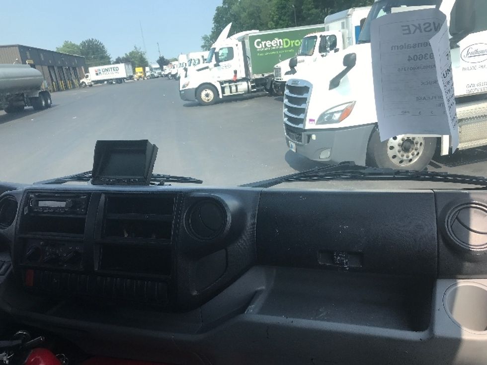 Medium Duty Box Truck-Light and Medium Duty Trucks-Hino-2018-195-Bensalem-PA-160,878\n\t\tmiles-$ 32,000 - Image 20