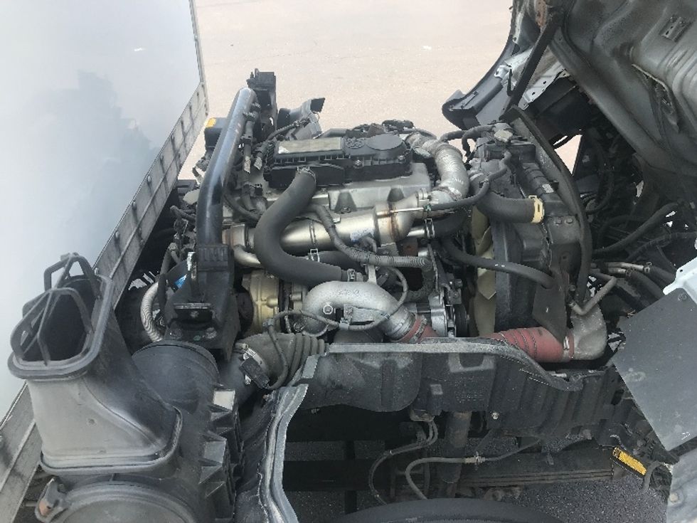 Medium Duty Box Truck-Light and Medium Duty Trucks-Hino-2018-195-Bensalem-PA-160,878\n\t\tmiles-$ 32,000 - Image 23