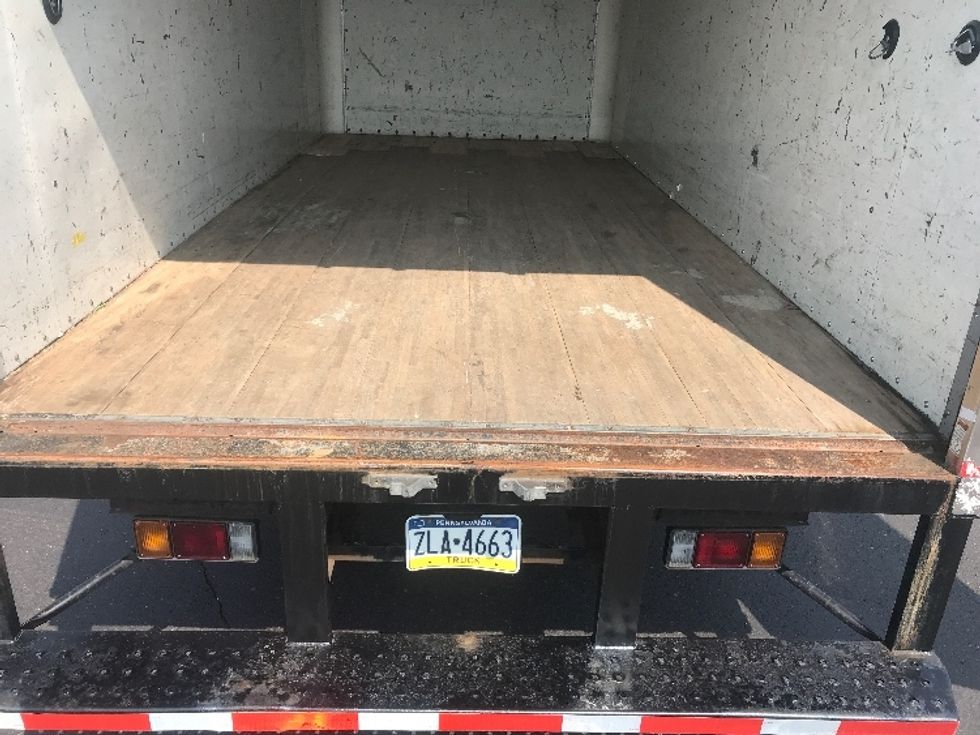 Medium Duty Box Truck-Light and Medium Duty Trucks-Hino-2018-195-Bensalem-PA-160,878\n\t\tmiles-$ 32,000 - Image 9