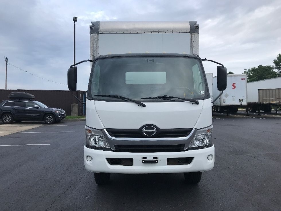 Medium Duty Box Truck-Light and Medium Duty Trucks-Hino-2018-195-Bensalem-PA-162,221\n\t\tmiles-$ 31,750 - Image 2