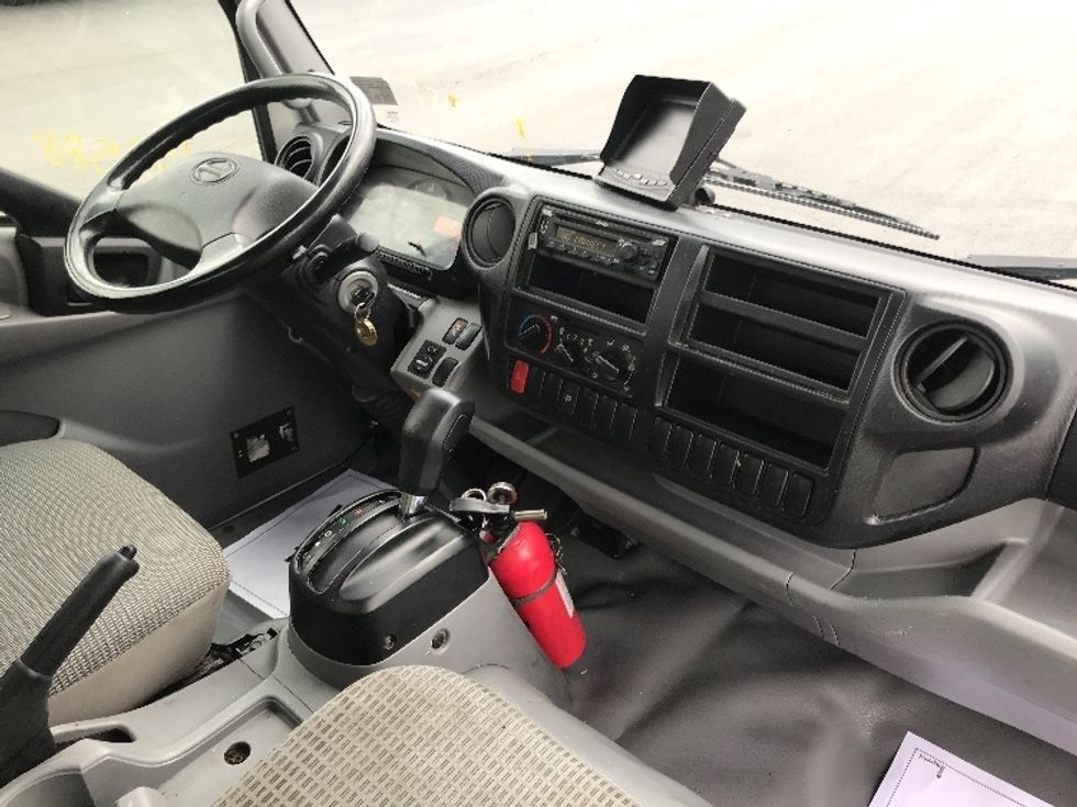 Medium Duty Box Truck-Light and Medium Duty Trucks-Hino-2018-195-Bensalem-PA-162,221\n\t\tmiles-$ 31,750 - Image 21