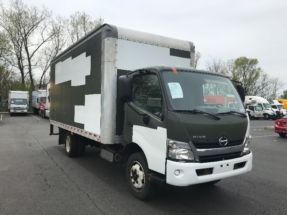 Medium Duty Box Truck-Light and Medium Duty Trucks-Hino-2018-195-Bensalem-PA-204,998\n\t\tmiles-$ 24,250 - Image 1