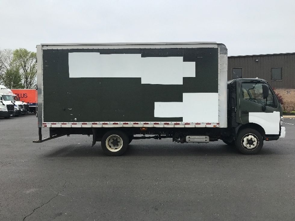 Medium Duty Box Truck-Light and Medium Duty Trucks-Hino-2018-195-Bensalem-PA-204,998\n\t\tmiles-$ 24,250 - Image 14