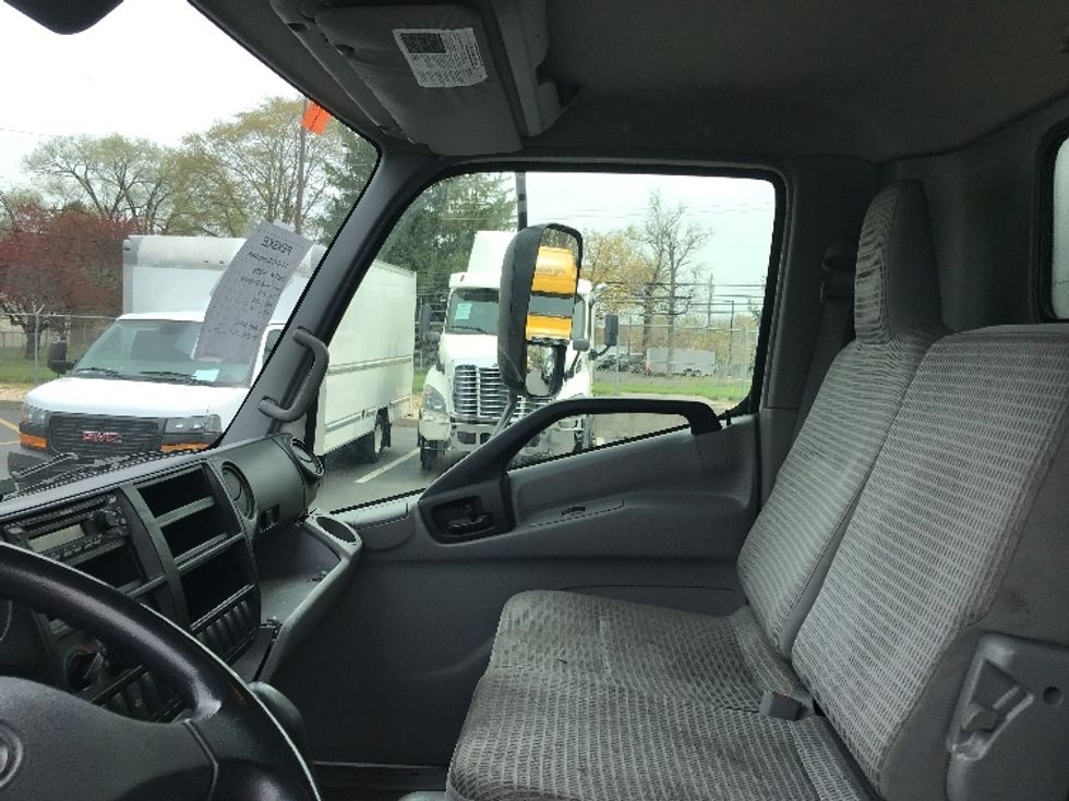 Medium Duty Box Truck-Light and Medium Duty Trucks-Hino-2018-195-Bensalem-PA-204,998\n\t\tmiles-$ 24,250 - Image 17
