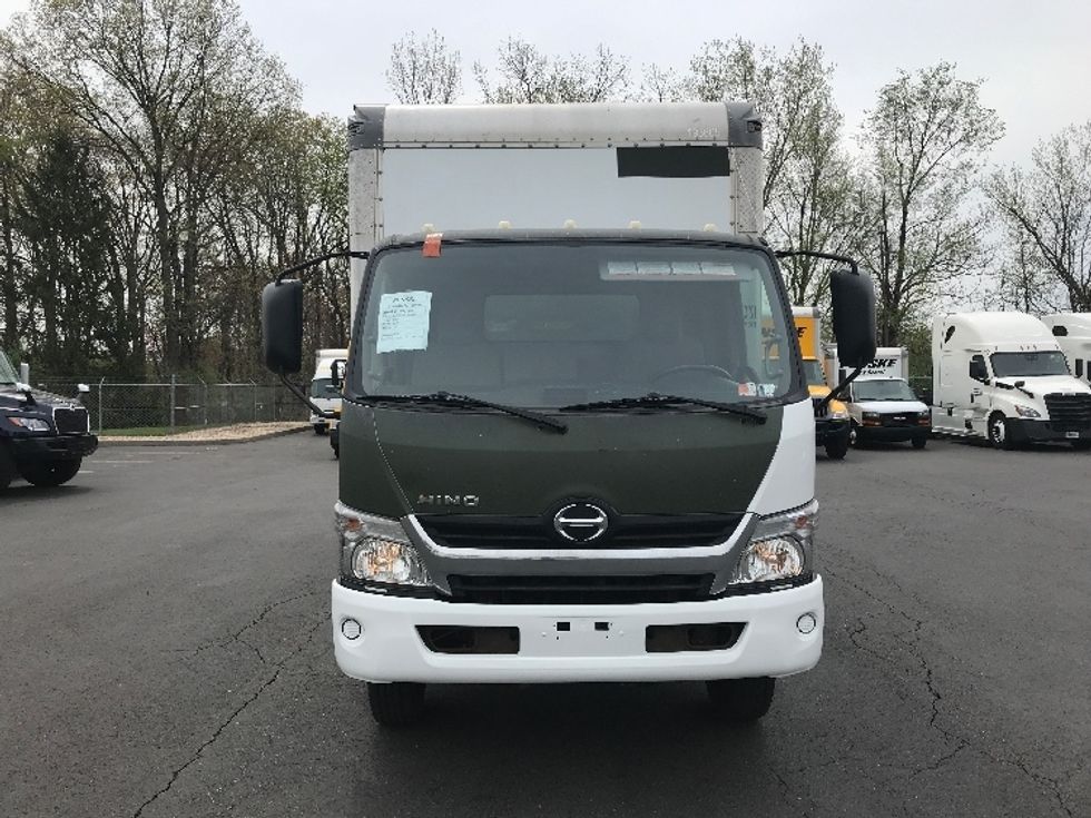Medium Duty Box Truck-Light and Medium Duty Trucks-Hino-2018-195-Bensalem-PA-204,998\n\t\tmiles-$ 24,250 - Image 2