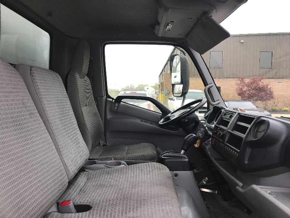 Medium Duty Box Truck-Light and Medium Duty Trucks-Hino-2018-195-Bensalem-PA-204,998\n\t\tmiles-$ 24,250 - Image 20