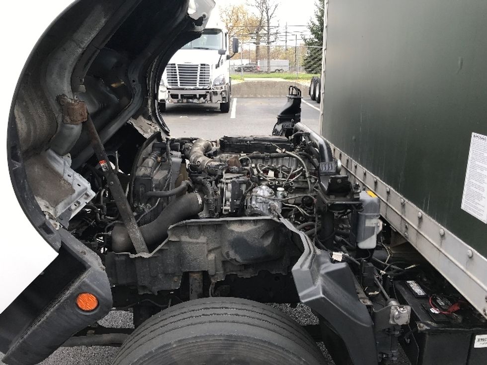 Medium Duty Box Truck-Light and Medium Duty Trucks-Hino-2018-195-Bensalem-PA-204,998\n\t\tmiles-$ 24,250 - Image 22