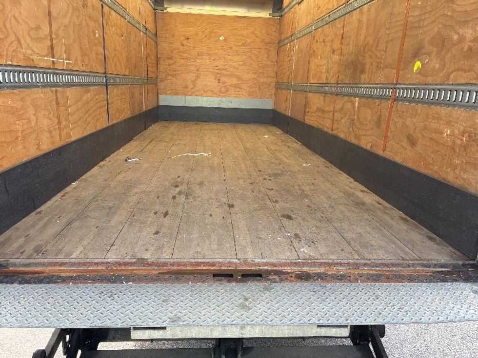 Medium Duty Box Truck-Light and Medium Duty Trucks-Hino-2018-195-Cranbury-NJ-87,757\n\t\tmiles-$ 36,250 - Image 10