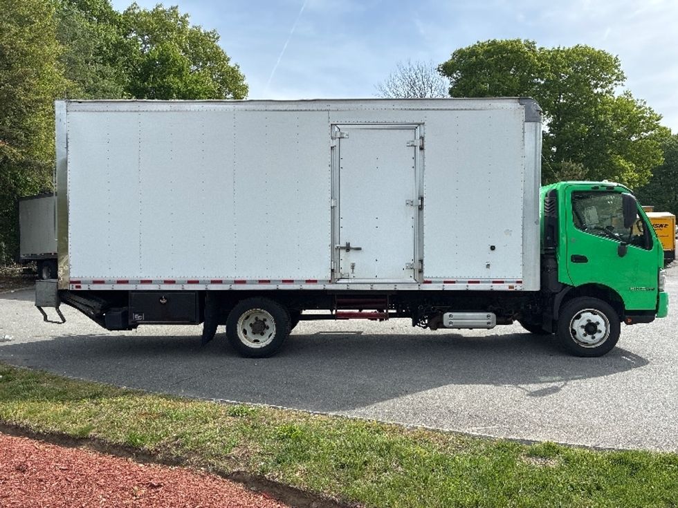 Medium Duty Box Truck-Light and Medium Duty Trucks-Hino-2018-195-Cranbury-NJ-87,757\n\t\tmiles-$ 36,250 - Image 15