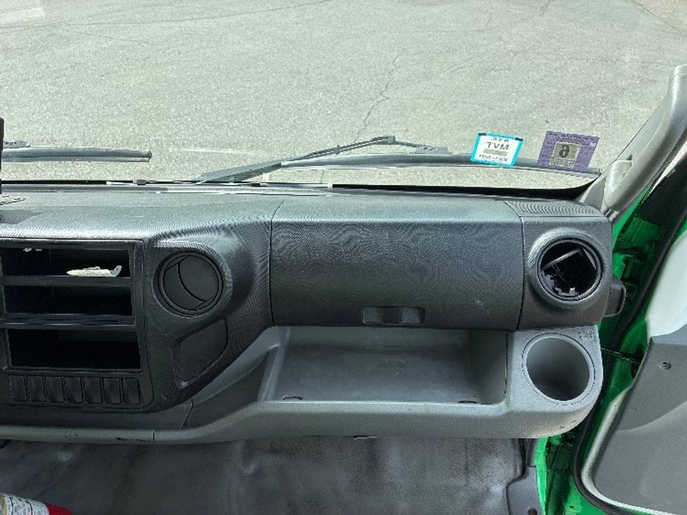 Medium Duty Box Truck-Light and Medium Duty Trucks-Hino-2018-195-Cranbury-NJ-87,757\n\t\tmiles-$ 36,250 - Image 21