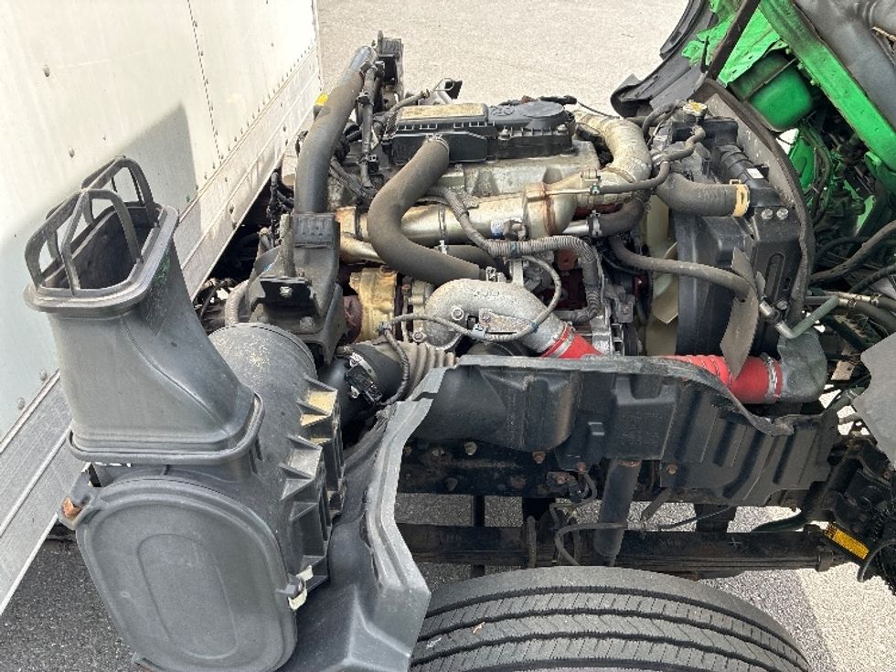Medium Duty Box Truck-Light and Medium Duty Trucks-Hino-2018-195-Cranbury-NJ-87,757\n\t\tmiles-$ 36,250 - Image 23