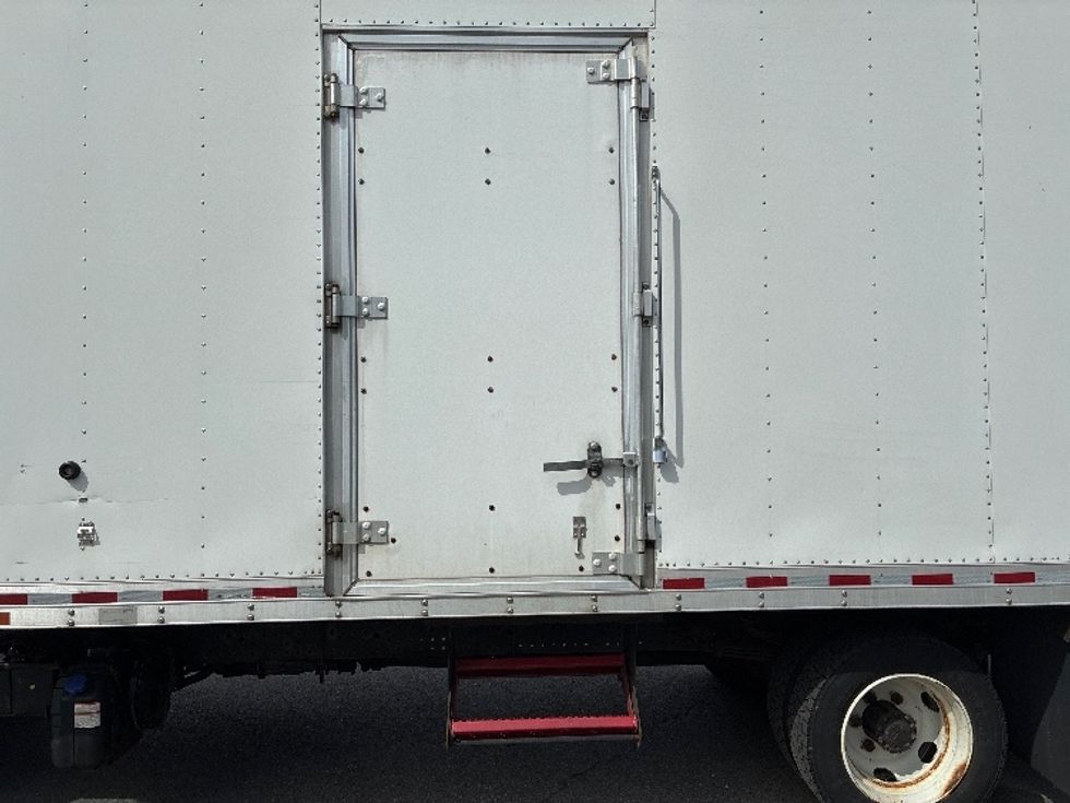 Medium Duty Box Truck-Light and Medium Duty Trucks-Hino-2018-195-Cranbury-NJ-87,757\n\t\tmiles-$ 36,250 - Image 25