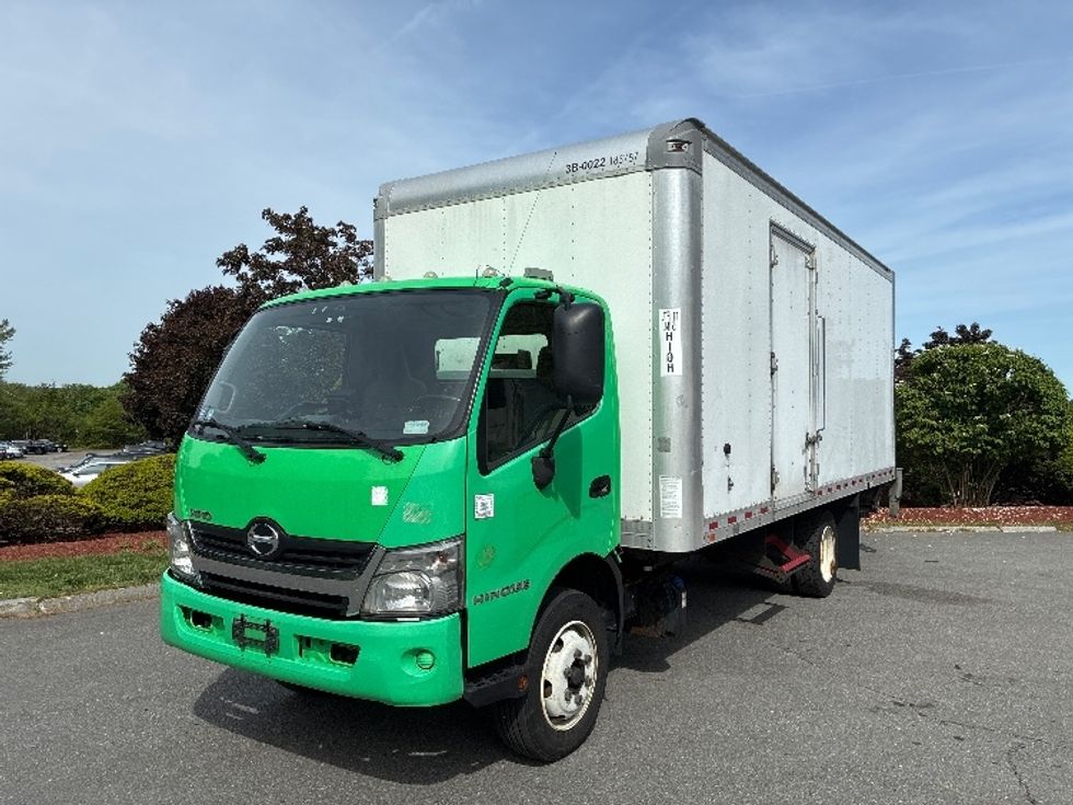 Medium Duty Box Truck-Light and Medium Duty Trucks-Hino-2018-195-Cranbury-NJ-87,757\n\t\tmiles-$ 36,250 - Image 3