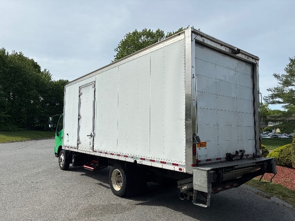 Medium Duty Box Truck-Light and Medium Duty Trucks-Hino-2018-195-Cranbury-NJ-87,757\n\t\tmiles-$ 36,250 - Image 6