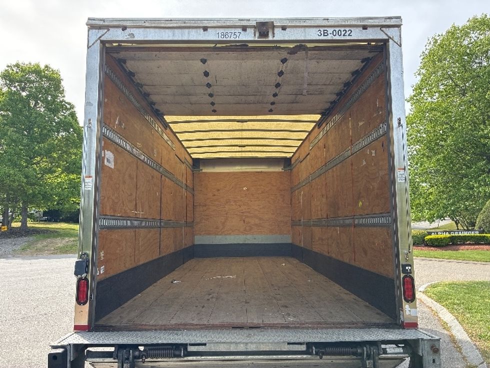 Medium Duty Box Truck-Light and Medium Duty Trucks-Hino-2018-195-Cranbury-NJ-87,757\n\t\tmiles-$ 36,250 - Image 8