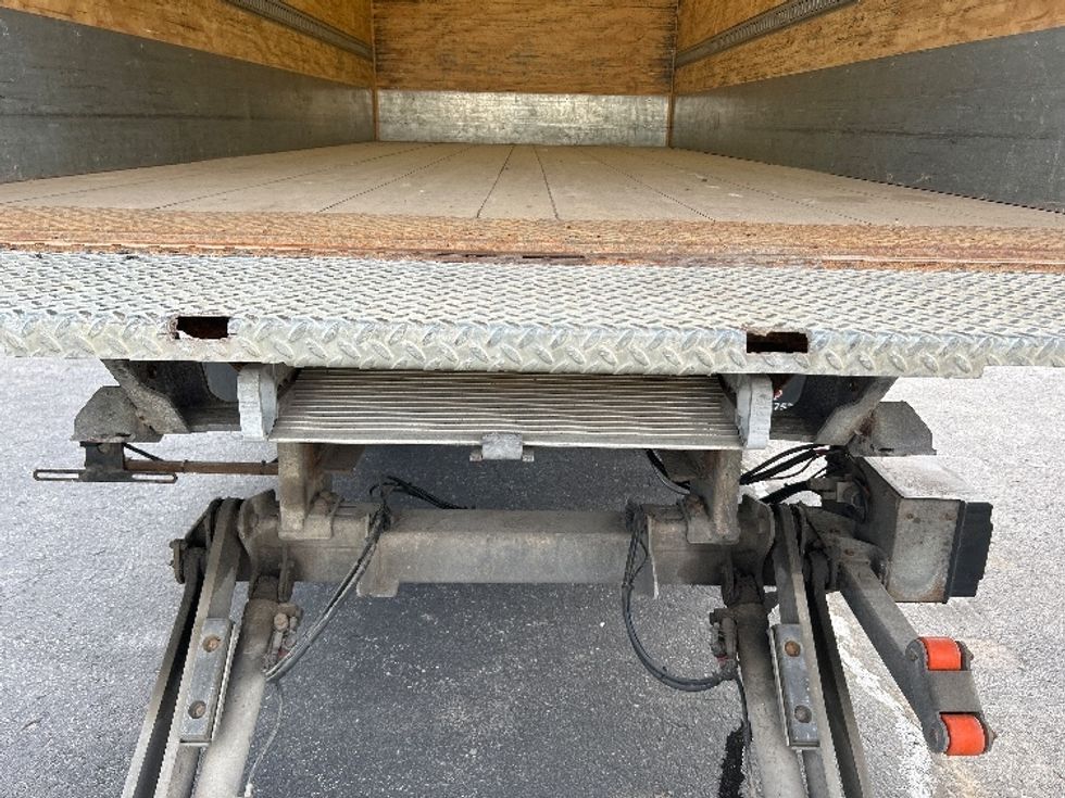 Medium Duty Box Truck-Light and Medium Duty Trucks-Hino-2018-195-Etobicoke-ON-96,916\n\t\tkm-$ 45,000 - Image 10