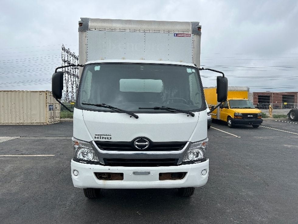 Medium Duty Box Truck-Light and Medium Duty Trucks-Hino-2018-195-Etobicoke-ON-96,916\n\t\tkm-$ 45,000 - Image 2