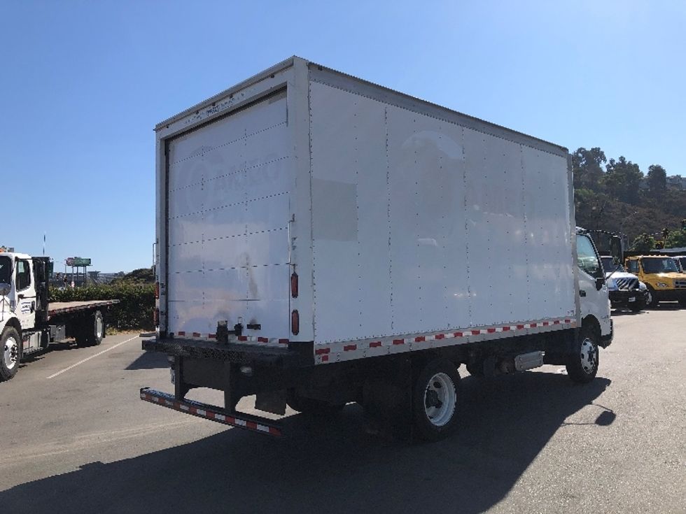 Medium Duty Box Truck-Light and Medium Duty Trucks-Hino-2018-195-Fontana-CA-169,433\n\t\tmiles-$ 32,000 - Image 12