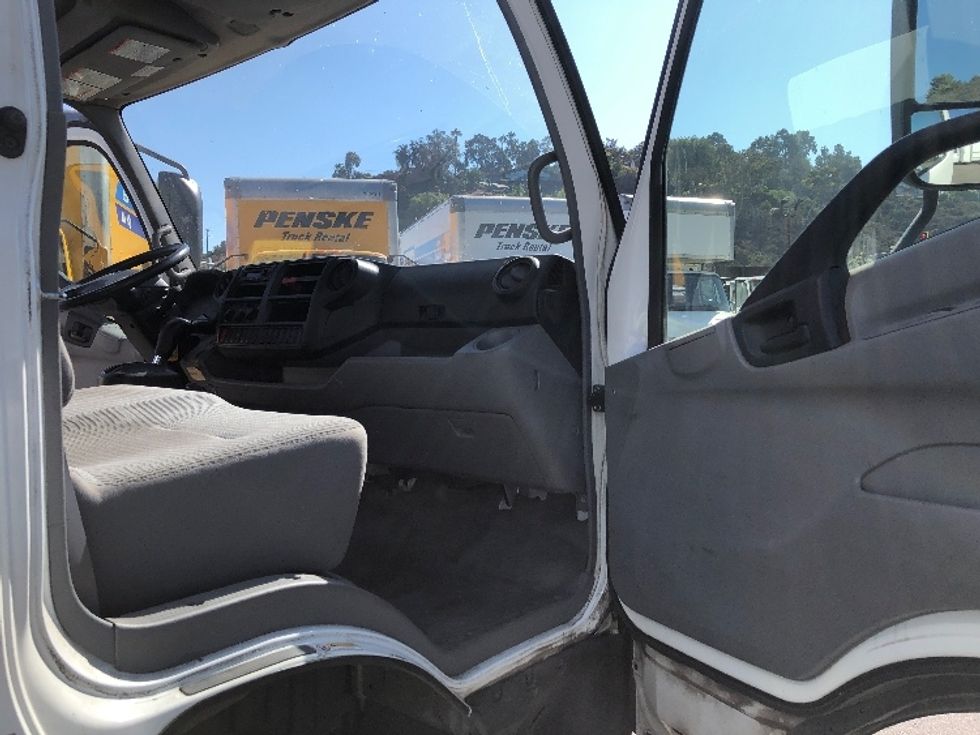 Medium Duty Box Truck-Light and Medium Duty Trucks-Hino-2018-195-Fontana-CA-169,433\n\t\tmiles-$ 32,000 - Image 18