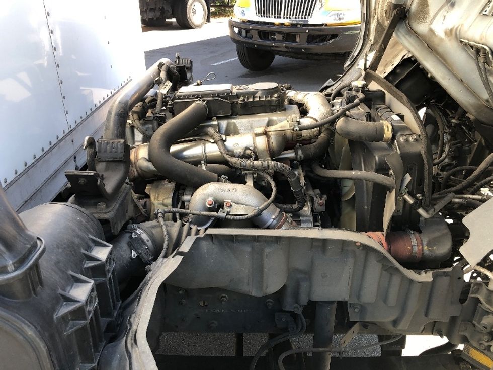 Medium Duty Box Truck-Light and Medium Duty Trucks-Hino-2018-195-Fontana-CA-169,433\n\t\tmiles-$ 32,000 - Image 20