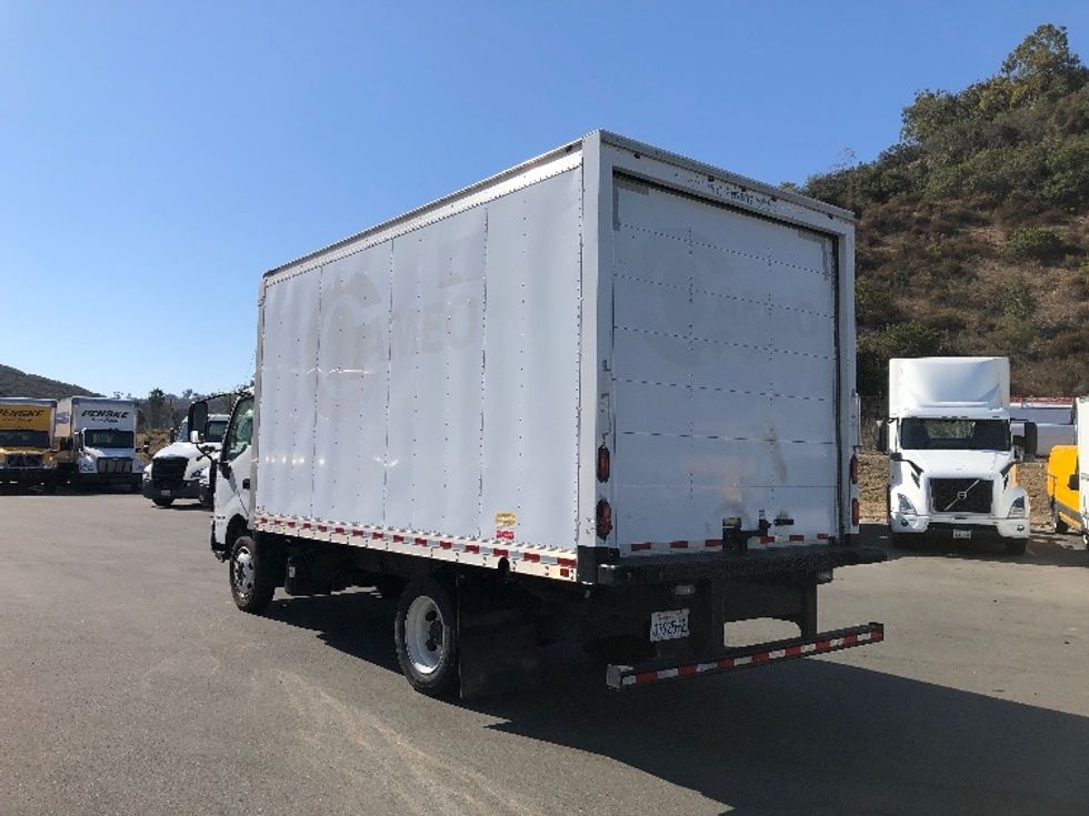 Medium Duty Box Truck-Light and Medium Duty Trucks-Hino-2018-195-Fontana-CA-169,433\n\t\tmiles-$ 32,000 - Image 6