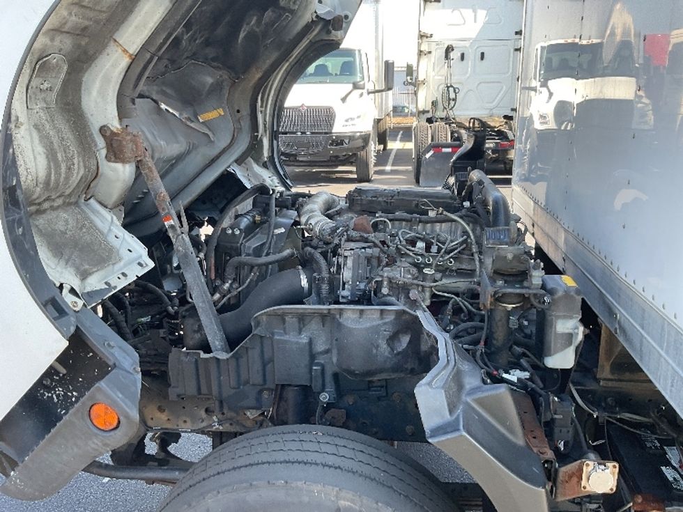 Medium Duty Box Truck-Light and Medium Duty Trucks-Hino-2018-195-New Castle-DE-252,932\n\t\tmiles-$ 17,500 - Image 24