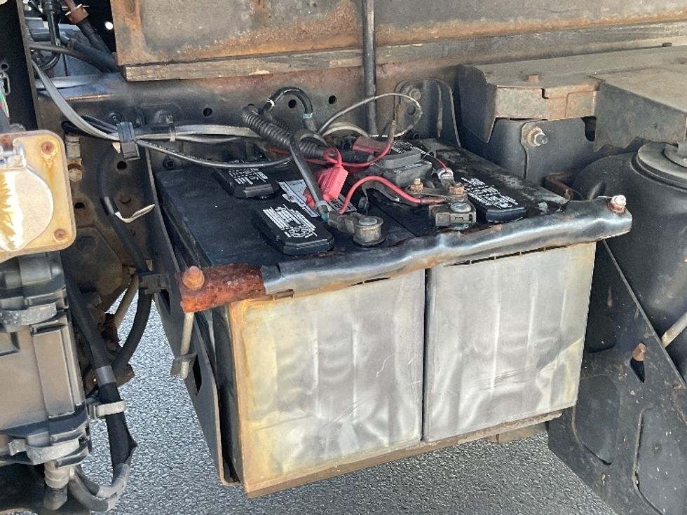 Medium Duty Box Truck-Light and Medium Duty Trucks-Hino-2018-195-New Castle-DE-252,932\n\t\tmiles-$ 17,500 - Image 25