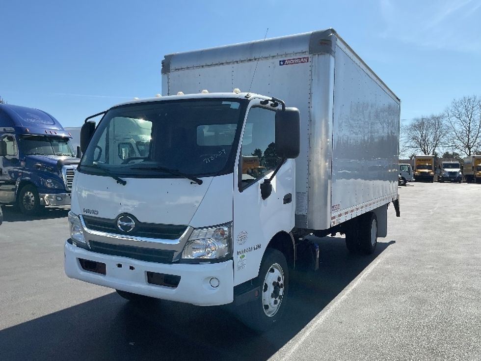 Medium Duty Box Truck-Light and Medium Duty Trucks-Hino-2018-195-New Castle-DE-252,932\n\t\tmiles-$ 17,500 - Image 3