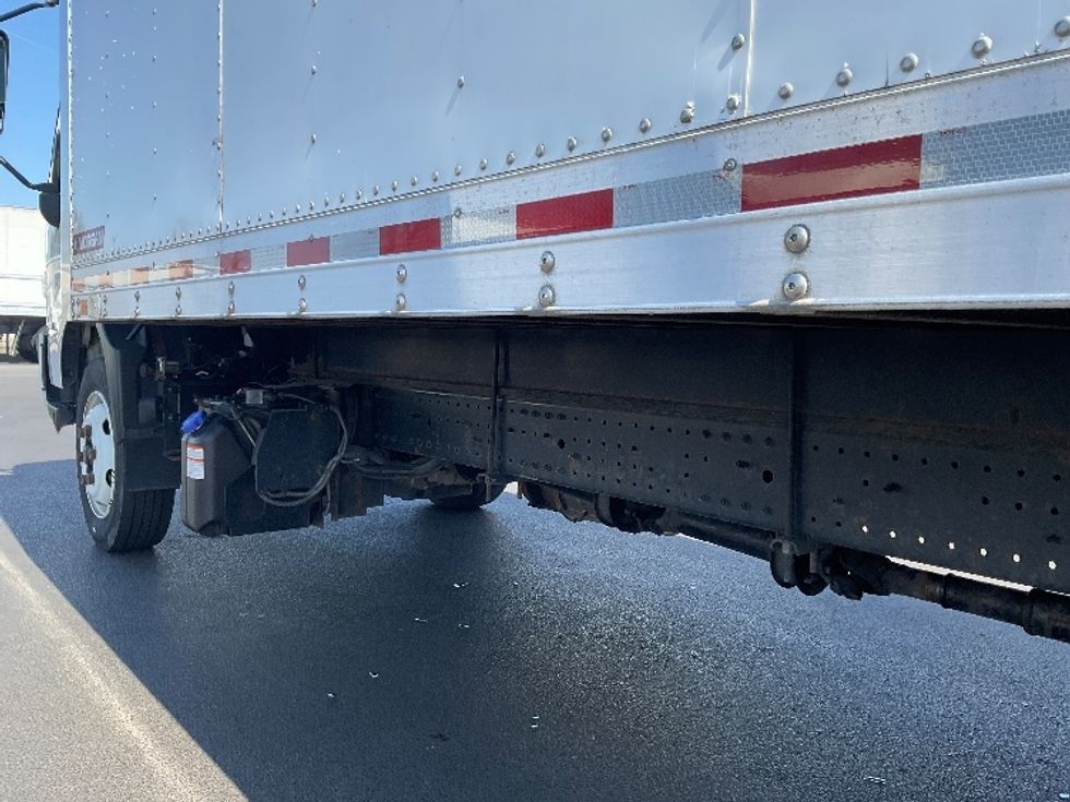 Medium Duty Box Truck-Light and Medium Duty Trucks-Hino-2018-195-New Castle-DE-252,932\n\t\tmiles-$ 17,500 - Image 5