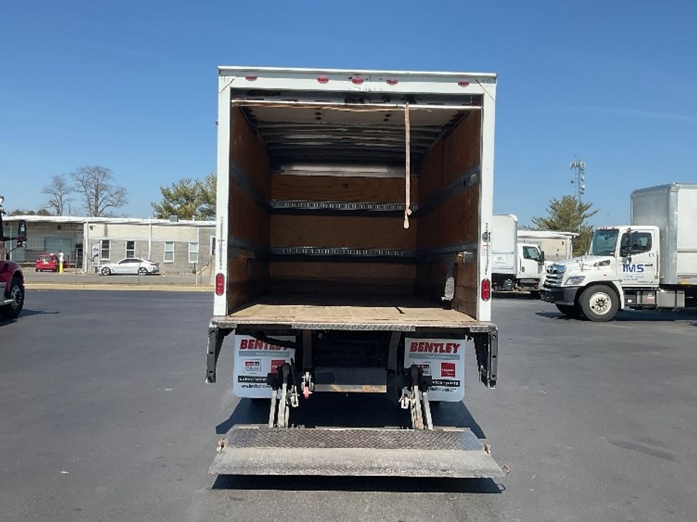 Medium Duty Box Truck-Light and Medium Duty Trucks-Hino-2018-195-New Castle-DE-252,932\n\t\tmiles-$ 17,500 - Image 9