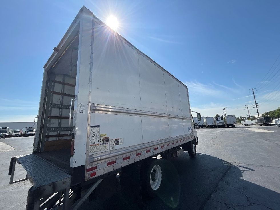 Medium Duty Box Truck-Light and Medium Duty Trucks-Hino-2018-195-Torrance-CA-75,218\n\t\tmiles-$ 43,000 - Image 13