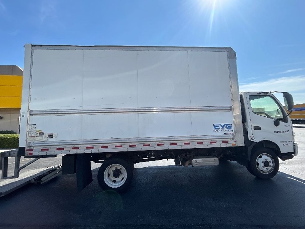 Medium Duty Box Truck-Light and Medium Duty Trucks-Hino-2018-195-Torrance-CA-75,218\n\t\tmiles-$ 43,000 - Image 15