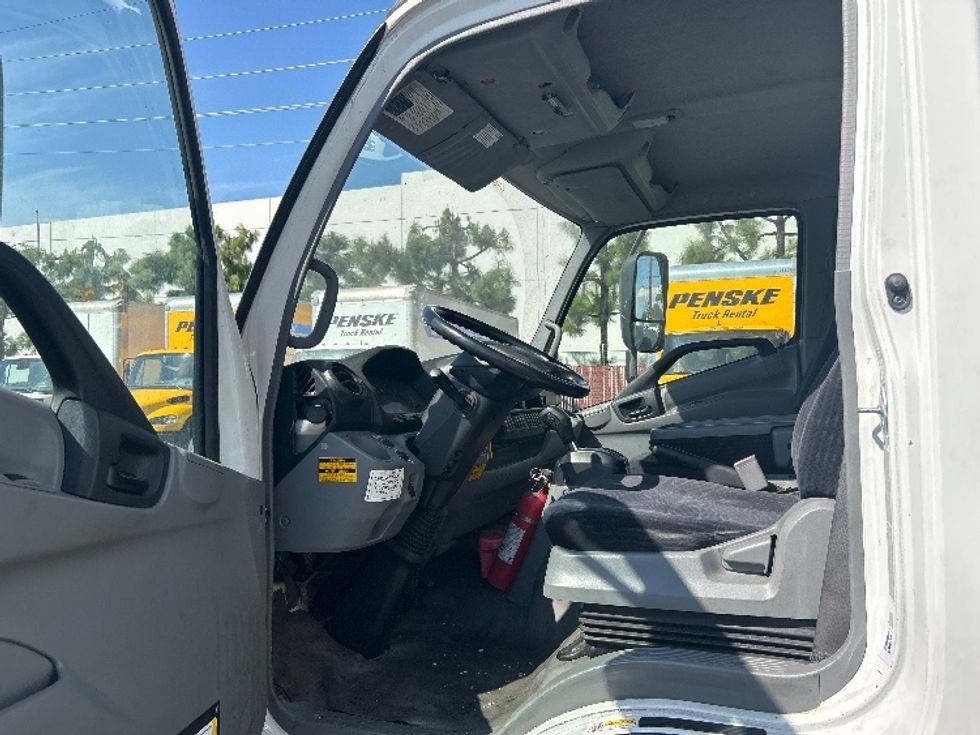 Medium Duty Box Truck-Light and Medium Duty Trucks-Hino-2018-195-Torrance-CA-75,218\n\t\tmiles-$ 43,000 - Image 16