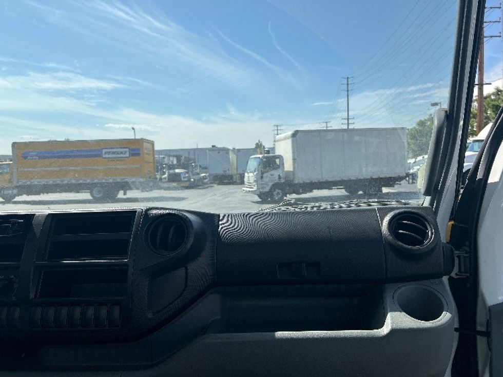 Medium Duty Box Truck-Light and Medium Duty Trucks-Hino-2018-195-Torrance-CA-75,218\n\t\tmiles-$ 43,000 - Image 21