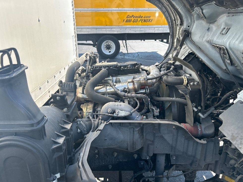 Medium Duty Box Truck-Light and Medium Duty Trucks-Hino-2018-195-Torrance-CA-75,218\n\t\tmiles-$ 43,000 - Image 23