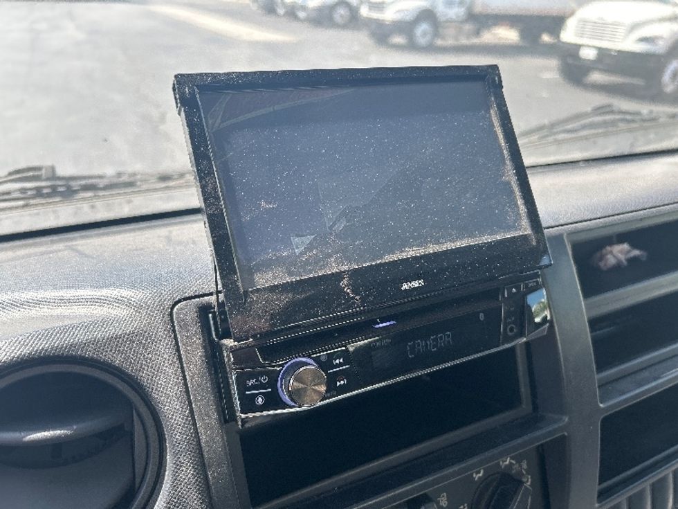 Medium Duty Box Truck-Light and Medium Duty Trucks-Hino-2018-195-Torrance-CA-75,218\n\t\tmiles-$ 43,000 - Image 26