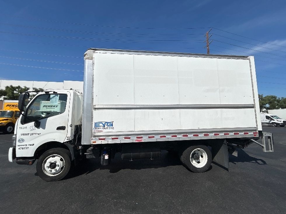 Medium Duty Box Truck-Light and Medium Duty Trucks-Hino-2018-195-Torrance-CA-75,218\n\t\tmiles-$ 43,000 - Image 4