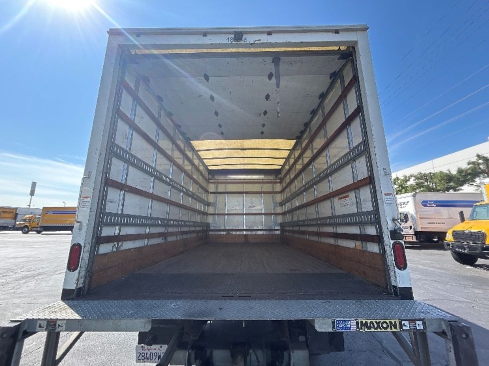 Medium Duty Box Truck-Light and Medium Duty Trucks-Hino-2018-195-Torrance-CA-75,218\n\t\tmiles-$ 43,000 - Image 8