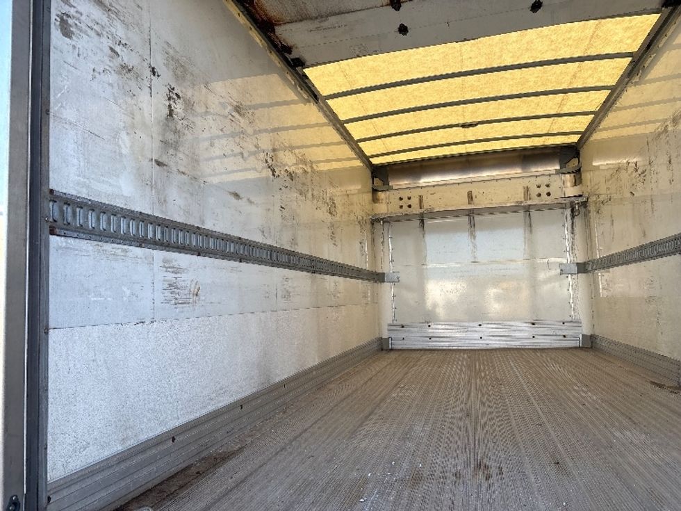 Medium Duty Box Truck-Light and Medium Duty Trucks-Hino-2018-195-West Babylon-NY-133,765\n\t\tmiles-$ 34,750 - Image 11