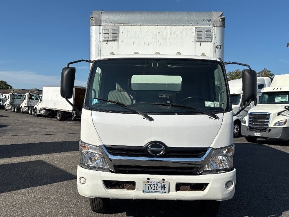 Medium Duty Box Truck-Light and Medium Duty Trucks-Hino-2018-195-West Babylon-NY-133,765\n\t\tmiles-$ 34,750 - Image 2