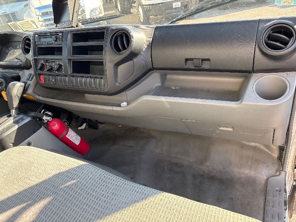 Medium Duty Box Truck-Light and Medium Duty Trucks-Hino-2018-195-West Babylon-NY-133,765\n\t\tmiles-$ 34,750 - Image 21